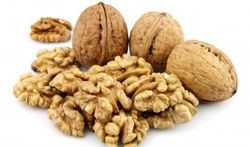 Manger des noix pour garder la forme