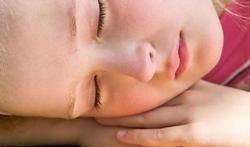 Ronflement chez l’enfant : la forme de son visage, c’est une alarme