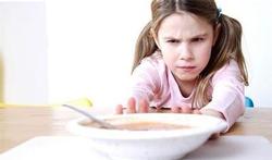 Alimentation : inutile de forcer un enfant difficile