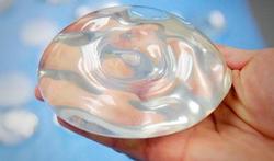 Implants mammaires en silicone